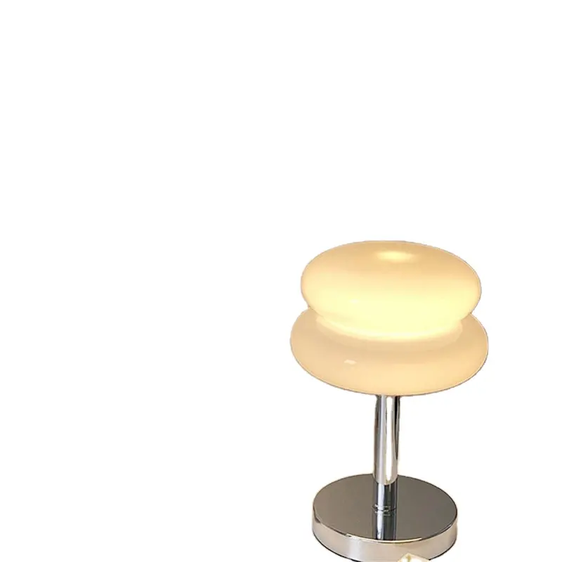 Süper kalite İskandinav Minimalist atmosfer yumurta cam masa lamba yaratıcı yatak odası başucu oturma dekor TableLamp Bauhaus
