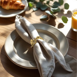 Anillo de Servilleta Dorado con Diseño Floral, Perfecto para Organizar Servilletas de Forma Ordenada y Embellecer la Presentación de la Mesa - Product Image 3