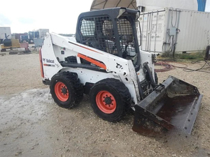 Cargadora Compacta S630 2015 con Cabina Cerrada, Máquina de Construcción de Alto Rendimiento - Product Image 6