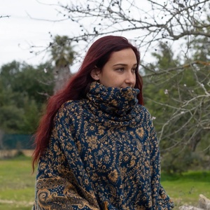 เสื้อคลุมปอนโชทำมือสไตล์ชนเผ่า อุ่นสบาย ผลิตจากอะคริลิกวีแกน ผ้าขนสัตว์เทียม เหมาะสำหรับงานเทศกาล มีฮู้ด ดีไซน์ทันสมัย ใช้ได้ทั้งผู้หญิงและผู้ชาย สำหรับฤดูหนาว - Product Image 2