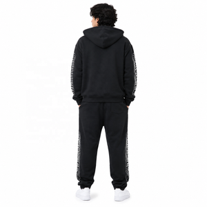 Conjunto de Sudadera con Capucha y Cremallera de Felpa de Algodón Grueso con Paneles Estampados en las Mangas y Joggers de Corte Holgado Estilo Urbano OEM - Product Image 3