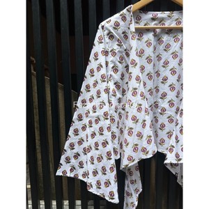 Chemisier en mousseline blanc à imprimé fruits pour femme, coupe ample, col en V, manches kimono, idéal printemps-été - Product Image 5