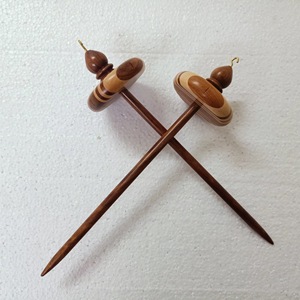Juego de Hiladores de Madera Hechos a Mano, 2 Piezas, Acabado Satinado, Herramienta para Hacer Hilos - Product Image 1
