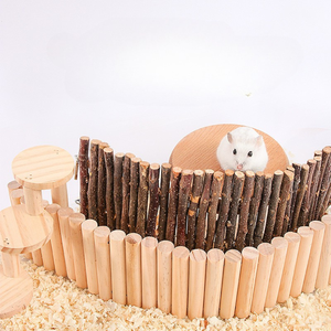 บันไดไม้ธรรมชาติสำหรับหนูแฮมสเตอร์และเม่น พร้อมชิงช้า รั้ว สะพาน ของเล่นปีนป่ายสำหรับสัตว์เลี้ยงขนาดเล็ก รูปทรงสี่เหลี่ยมผืนผ้า - Product Image 3