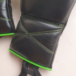 Guantes de Kick Boxing MMA Hechos a Medida, 100% Cuero Vacuno, con Cordones, para Entrenamiento Profesional - Product Image 4