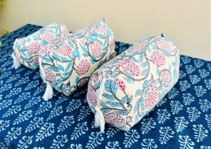 Bolsa de maquillaje acolchada de algodón estampada a mano: Neceser de viaje organizador de cosméticos en oferta - Product Image 2