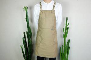 Tablier en toile à bretelles croisées en cuir réglables, avec logo personnalisé, pour uniforme professionnel de l'hôtellerie, avec poche pour outils de nettoyage, vêtement de personnel - Product Image 1