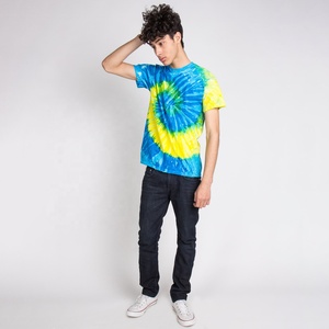 T-shirt tie-dye en coton pour homme, haute qualité, vente en gros OEM, logo imprimé en sérigraphie sur le devant, manches courtes. - Product Image 5