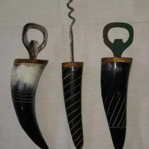 Abridor de Botellas con Diseño Antiguo en Forma de Cuerno, Ideal para Bares, para Abrir Botellas de Bebidas Frías, Vino y Cerveza - Product Image 1
