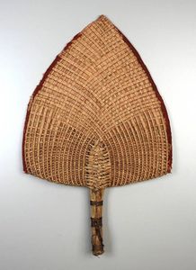 Abanico de mano ecológico tejido a mano con hojas de palma, abanico refrescante con forma de hoja de paja natural, estilo tropical bohemio, recuerdo para bodas y fiestas. - Product Image 1