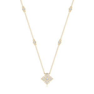Colgante de Diamante Cultivado en Laboratorio con Corte Redondo y Diseño Floral de Trébol, con Detalles en Bisel, en Oro de 10K, 14K, 18K, Plata de Ley 925 y 935 - Product Image 3