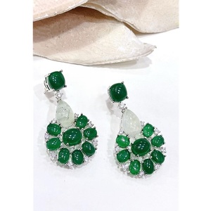 Atractivos pendientes de jade plateados con cristales de imitación para mujer, para bodas y fiestas. - Product Image 1