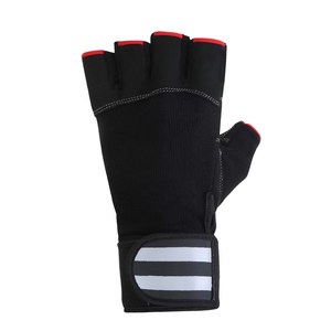 Gants d'entraînement légers et respirants en vinyle à demi-doigts Geo Brothers Company pour la musculation avec logo personnalisé - Product Image 4