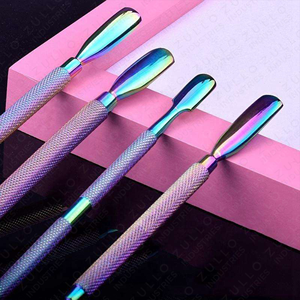 Pousse-cuticules et grattoir à ongles en acier inoxydable avec revêtement arc-en-ciel OEM pour manucure, pédicure et nail art professionnels - Product Image 6