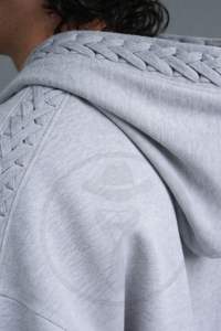 2026 ชุดวอร์มสีเทาสำหรับผู้ชายแบบใหม่ เสื้อสเวตเชิ้ตมีฮู้ดลำลองและกางเกงจ็อกเกอร์ ชุดกีฬาที่สวมใส่สบายสำหรับการฝึกซ้อมและสตรีทแวร์ - Product Image 4