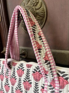 Funda de algodón acolchada hecha a mano para portátil con correa para el hombro y cierre de cremallera para documentos de compras, Modelo 100 Rajasthan - Product Image 3