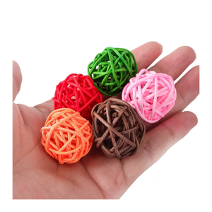 Boules de rotin naturelles faites à la main, lot de boules de rotin pour jouets à mâcher pour animaux de compagnie, oiseaux, perroquets, pour le nettoyage des dents, vente en gros Vietnam - Product Image 3