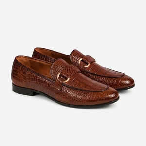 Mocassins pour hommes à texture croco avec fermoir Horsebit, élégants, à enfiler, pour affaires et occasions décontractées - Product Image 1