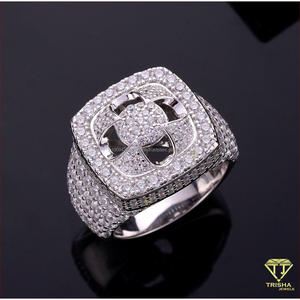 Anillo de cóctel floral geométrico de lujo de plata 925 con diamante cultivado en laboratorio y banda ancha llamativa para compradores mayoristas - Product Image 2