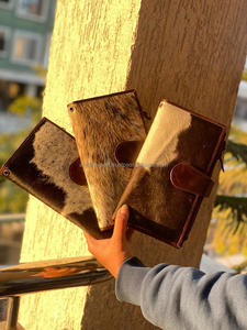 Vente en gros de portefeuilles à deux volets en cuir de vachette faits à la main pour femmes pochette de carte de crédit en cuir véritable de haute qualité - Product Image 5