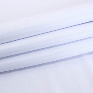 Camisetas y pantalones cortos de fútbol profesionales hechos de material duradero diseñados para máxima comodidad y rendimiento en el campo. - Product Image 3