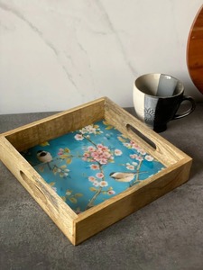 Bandeja Cuadrada de Madera Blushed Aviary, Bandeja Redonda de Madera de Mango con Asas, Bandeja Decorativa para Servir - Product Image 1