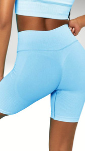 Ensemble de sport respirant pour femme, tenue de yoga et fitness de haute qualité - Product Image 4