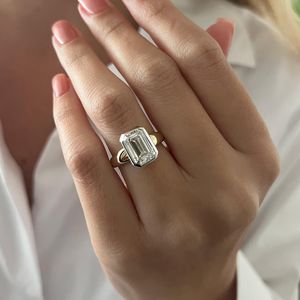 Bague de fiançailles Art Déco unique avec diamant de laboratoire taille émeraude de 3 carats, pureté VVS2, sertie clos, deux tons blancs, certifiée IGI - Product Image 6