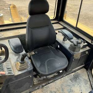 High-Performance SEM816 Crawler Dozer | Reliable Mini <strong>Bulldozer</strong> with Strong Blade Capacity and Factory-Direct Competitive Price - Product Image 2