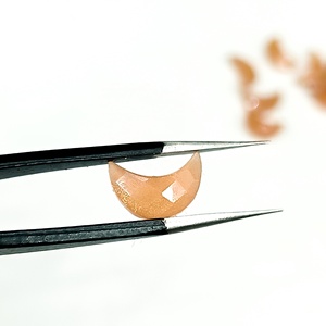 พลอยมูนสโตนทรงพระจันทร์เสี้ยวเจียระไน AAA Peach Moonstone สำหรับทำเครื่องประดับ พลอยมูนสโตนทรงหยดน้ำแกะสลักด้วยมือ ขนาด 12 มม. จำนวนมาก - Product Image 4