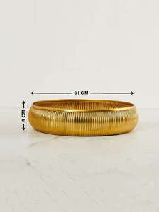 Frutero de metal con acabado altamente pulido que mejora la estética general del producto - Product Image 6