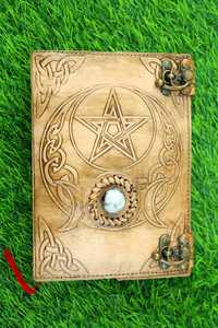 Diario de Cuero Puro de Primera Calidad Personalizado, Diario Hecho a Mano con Papel Liso, Diario de Cuero con Estrellas y Luna para Unisex - Product Image 2