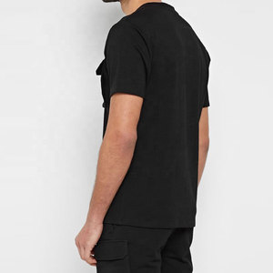 Ensemble décontracté chic pour homme : T-shirt et short en tissu doux avec poches avant et design élégant, coupe décontractée - Product Image 4