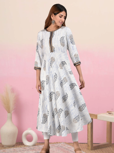 ชุดอานาร์กาลีผ้าเรยอนพิมพ์ลายดอกไม้สีขาว ทรงบาน สไตล์ชาติพันธุ์  ลำลอง  สำหรับงานเทศกาล  งานปาร์ตี้  ใส่ได้ในฤดูร้อน แห้งเร็ว สำหรับผู้หญิง - Product Image 2