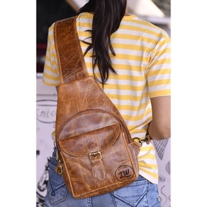 Bolsa de pecho de cuero unisex, bolso cruzado táctico de cuero para el pecho, de negocios y ocio, venta al por mayor de fábrica - Product Image 5