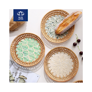 Bandeja de ratán ecológica con incrustaciones de concha pura, de venta rápida, segura y limpia, ideal para organizar encimeras y decorar cómodas. - Product Image 1
