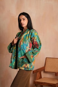 Women's Patchwork Sleeveless Quilted Reversible Winter <b>Jacket</b> with V-neck Collar and Cotton Fabric - Product Image 5