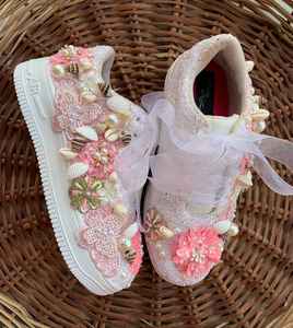 Baskets pour femmes de haute qualité, faites à la main, ornées de perles de coquillage et d'appliques papillon, chaussures décontractées pour la marche et les soirées - Product Image 4