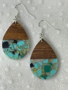 Boucles d'oreilles pendantes élégantes en bois et résine époxy, écologiques, de haute qualité, faites à la main, pour femme - Product Image 3