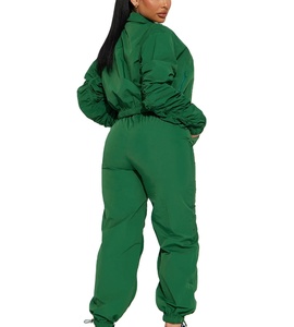 Chándal cortavientos de poliéster personalizado para mujer, conjunto de chaqueta y pantalón recortado transpirable, chándal cortavientos de nailon con cremallera completa - Product Image 6