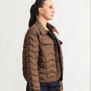 Veste d'hiver matelassée tendance pour femmes, design personnalisé avec logo, doublure en cuir de mouton, doublure en nylon, tissu en toile pour l'extérieur - Product Image 1