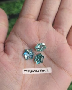 Anillos y colgantes de moissanita con corte de flor en azul cian (3 piezas, 9.10 CTS) para la fabricación de joyas de moissanita - Product Image 2