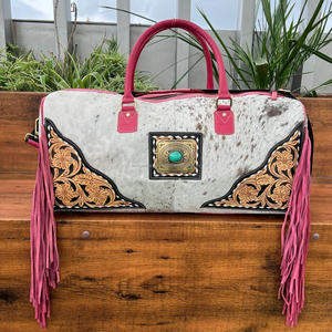 Sac polochon et trousse de toilette de luxe en cuir usiné à la main avec logo personnalisé Ensemble de voyage en cuir de vachette véritable 2 pièces pour unisexe - Product Image 4