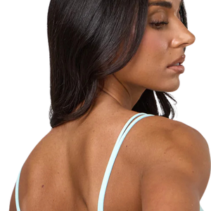 Camisola de tirantes finos ajustada para mujer, sin mangas, elástica, color azul cielo, estilo casual de verano, con tejido transpirable en la parte delantera. - Product Image 4