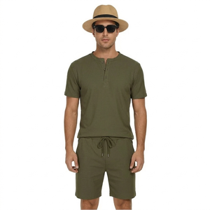 Conjunto Casual de Verano Personalizado 100% Algodón, 160GSM, Ligero, de Secado Rápido y Transpirable, Camiseta Henley de Manga Corta y Pantalones Cortos con Cordón para Hombre - Product Image 2