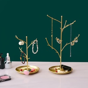 Soporte Minimalista para Joyas con Múltiples Brazos de Gancho, Bandeja de Almacenamiento, Organizador de Collares Antienredos, Exhibidor Decorativo que Ahorra Espacio - Product Image 1