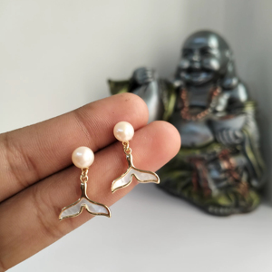 Boucles d'oreilles queue de sirène en perles d'eau douce plaquées or, bijoux anti-ternissement, fabricant et fournisseur en gros - Product Image 4