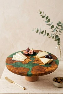 Planche à fromage en bois et résine avec des motifs artistiques uniques pour les boutiques de cadeaux, les magasins d'articles ménagers et les magasins spécialisés - Product Image 2