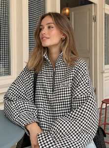 Sudadera con cremallera a cuadros en blanco y negro para mujer, top tipo jersey con cremallera de un cuarto y manga larga - Product Image 2