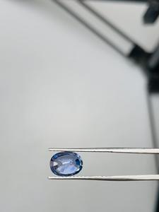 Zafiro Azul Natural de 2.05 ct, calidad exclusiva con un brillo excepcional, hermoso color, pieza hermosa para cualquier creación de joyería. - Product Image 4
